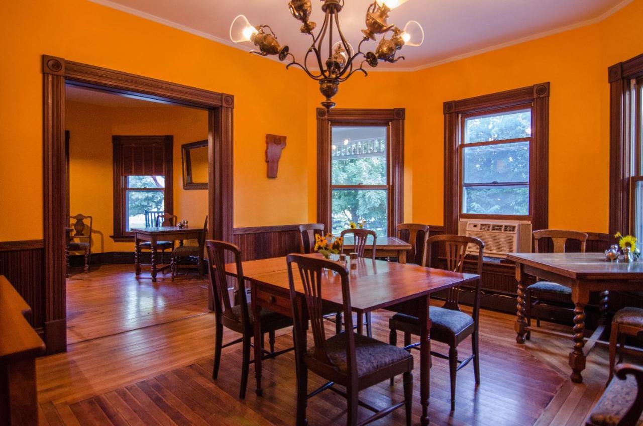 Heart Of The Village Bed & Breakfast In Shelburne Vt Eksteriør billede