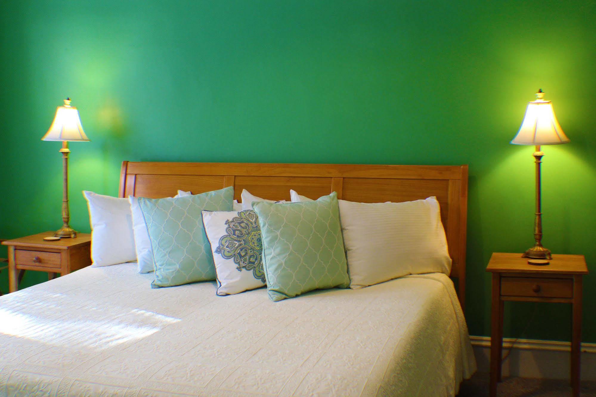 Heart Of The Village Bed & Breakfast In Shelburne Vt Eksteriør billede